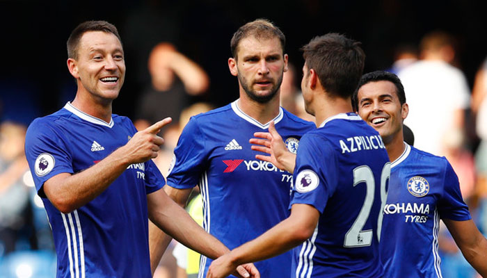 Pemain Chelsea merayakan kemenangan atas Burnley 3 - 0.