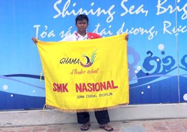 Dede Setiadi, siswa SMK Nasional. Juara 2 kejuaraan pencak silat pantai Asean di Vietnam.