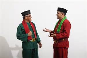 Walikota dan Wakil Walikota Depok dengan pakaian adat Depok.