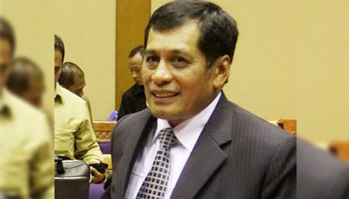 Nurdin Halid sebagai Ketua Harian mengambil alih semua tugas Ketua. Umum DPP Partai Golkar.