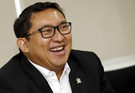 Fadli Zon terpilih sebagai Plt Ketua DPR menggantikan Setya Novanto. 