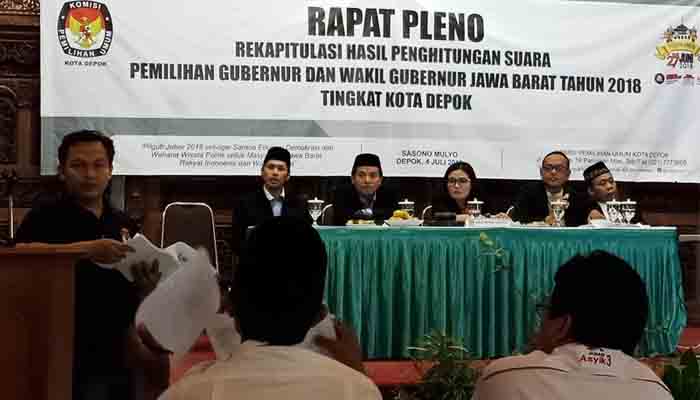 KPUD Kota Depok melakukan rapat pleno rekapitulasi hasil Pilgub Jabar, Rabu (4/7/2018).
