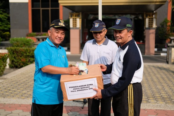 Walikota Depok Mohammad Idris memotori penggalangan dana untuk korban tsunami di Sulteng.