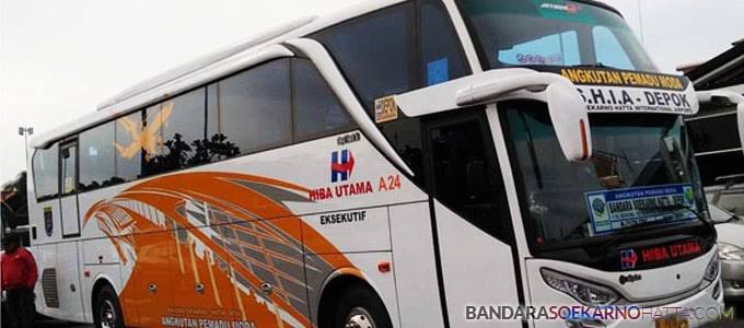 Bus menuju Bandara Soekarno kini tersedia di Terminal Jatijajar,  Cimanggis,  Depok. 
